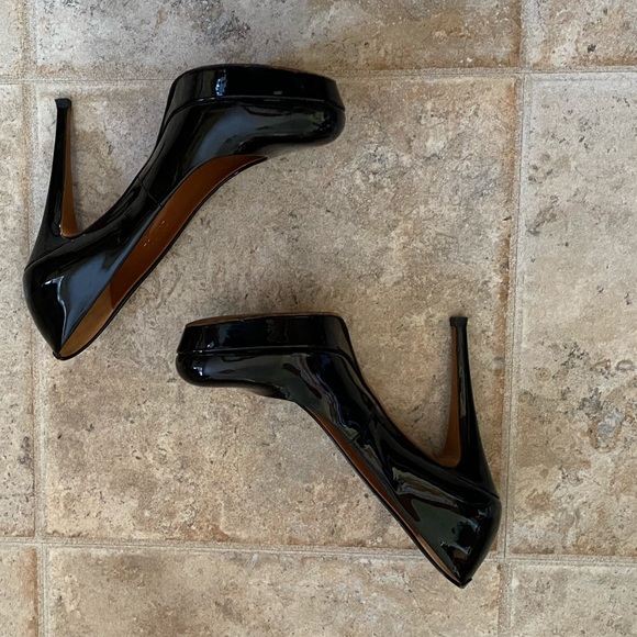 ❌❌❌ SOLD ❌❌❌GUCCI BETTY Black patent leather platform pumps EUC size 8/38 - Picture 2 of 12